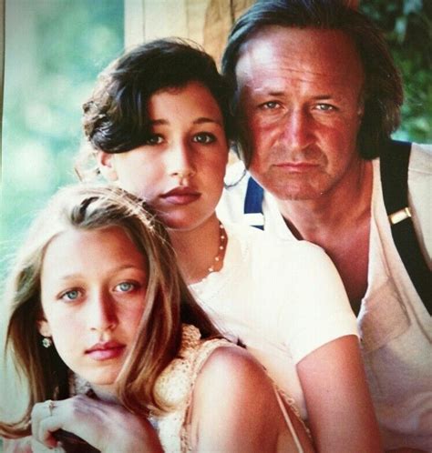 mohamed hadid first wife.